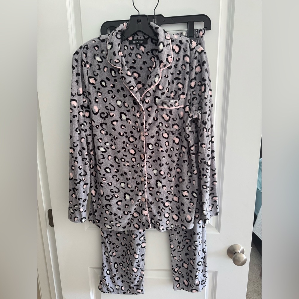 Ellen Tracy Gray and Pink Cheetah Print Pajama Set - M